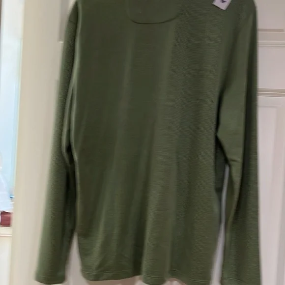 Brand New never worn sz M Tommy Bahama sweater - Picture 7 of 8
